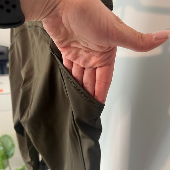 lululemon | Fast and Free High-Rise Tight 25" | Dark Olive | Size 10 - Picture 9 of 12